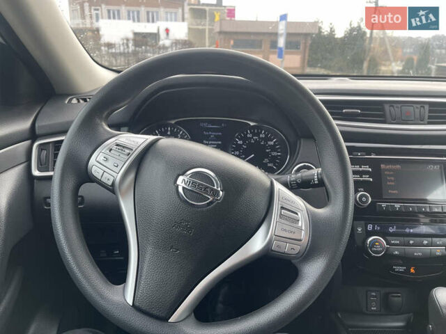 Серый Ниссан Rogue, объемом двигателя 0 л и пробегом 195 тыс. км за 11700 $, фото 5 на Automoto.ua