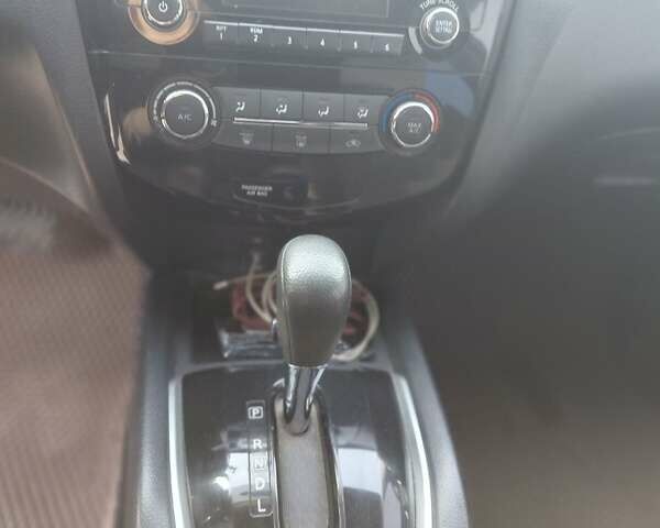 Сірий Ніссан Rogue, об'ємом двигуна 2.49 л та пробігом 137 тис. км за 13500 $, фото 27 на Automoto.ua