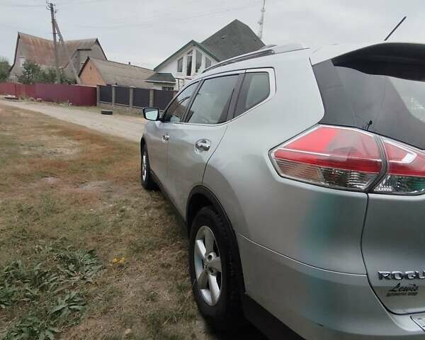 Сірий Ніссан Rogue, об'ємом двигуна 2.5 л та пробігом 230 тис. км за 10800 $, фото 2 на Automoto.ua