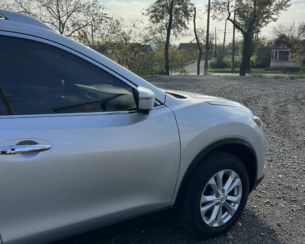 Сірий Ніссан Rogue, об'ємом двигуна 2.5 л та пробігом 160 тис. км за 11800 $, фото 13 на Automoto.ua