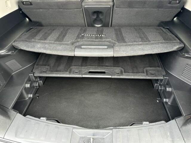 Сірий Ніссан Rogue, об'ємом двигуна 2.5 л та пробігом 150 тис. км за 11900 $, фото 14 на Automoto.ua