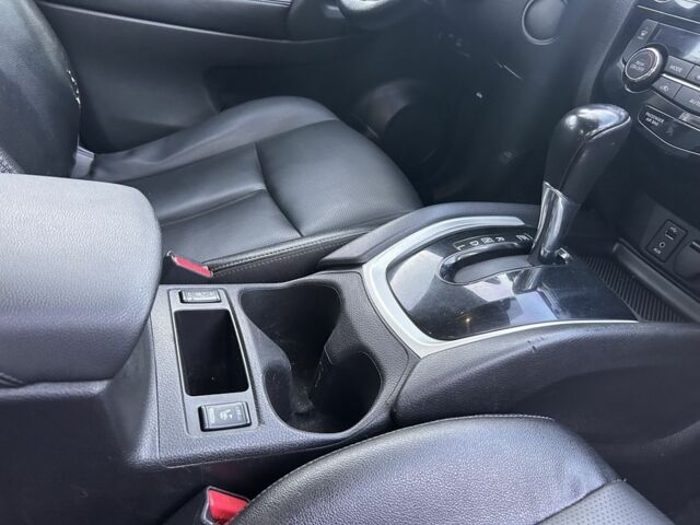 Серый Ниссан Rogue, объемом двигателя 2.5 л и пробегом 192 тыс. км за 12500 $, фото 6 на Automoto.ua