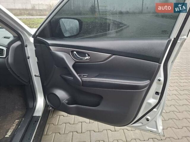 Серый Ниссан Rogue, объемом двигателя 2.5 л и пробегом 190 тыс. км за 10850 $, фото 13 на Automoto.ua