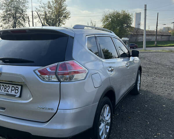 Сірий Ніссан Rogue, об'ємом двигуна 2.5 л та пробігом 160 тис. км за 11800 $, фото 10 на Automoto.ua