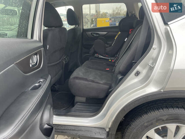 Серый Ниссан Rogue, объемом двигателя 0 л и пробегом 195 тыс. км за 11700 $, фото 8 на Automoto.ua