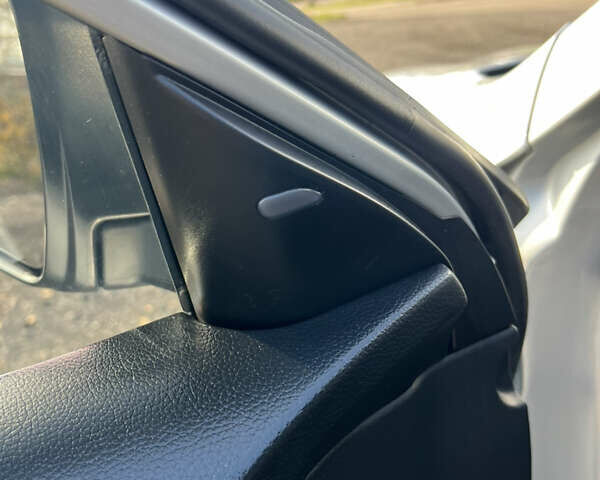 Сірий Ніссан Rogue, об'ємом двигуна 2.5 л та пробігом 160 тис. км за 11800 $, фото 43 на Automoto.ua