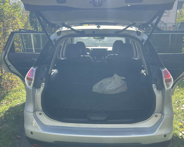 Сірий Ніссан Rogue, об'ємом двигуна 2.49 л та пробігом 220 тис. км за 10900 $, фото 8 на Automoto.ua