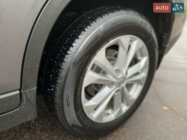 Сірий Ніссан Rogue, об'ємом двигуна 2.5 л та пробігом 218 тис. км за 10800 $, фото 10 на Automoto.ua