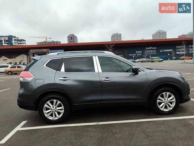 Серый Ниссан Rogue, объемом двигателя 2.49 л и пробегом 112 тыс. км за 12500 $, фото 4 на Automoto.ua