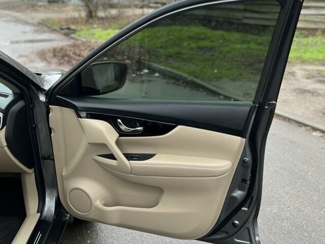 Серый Ниссан Rogue, объемом двигателя 2.5 л и пробегом 208 тыс. км за 12700 $, фото 12 на Automoto.ua