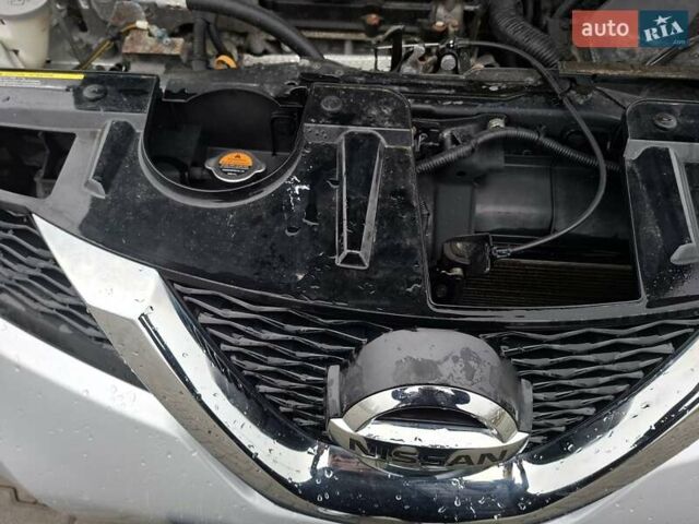 Серый Ниссан Rogue, объемом двигателя 2.5 л и пробегом 190 тыс. км за 10850 $, фото 5 на Automoto.ua