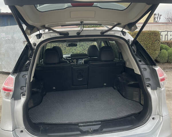 Серый Ниссан Rogue, объемом двигателя 2.5 л и пробегом 162 тыс. км за 13800 $, фото 7 на Automoto.ua