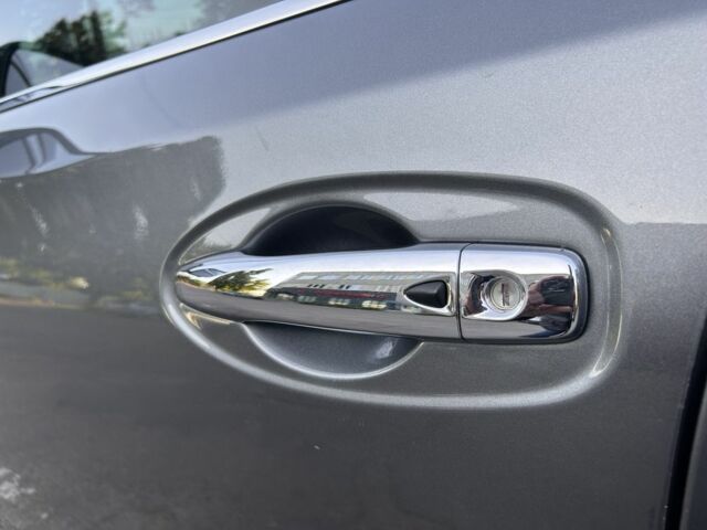 Серый Ниссан Rogue, объемом двигателя 2.5 л и пробегом 192 тыс. км за 12500 $, фото 11 на Automoto.ua