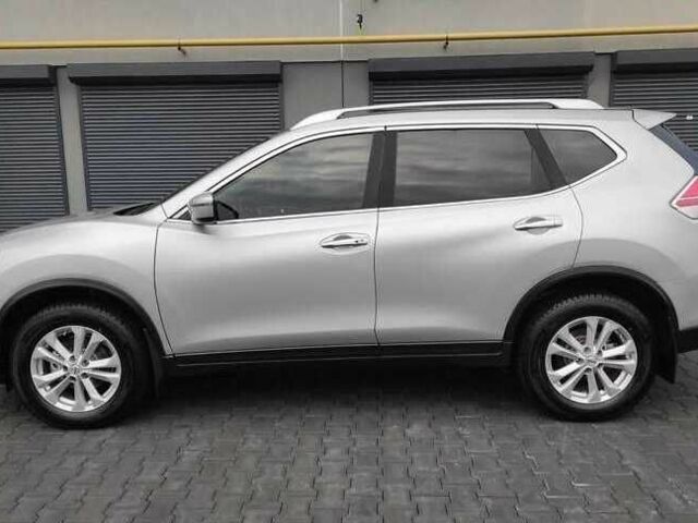 Серый Ниссан Rogue, объемом двигателя 2.5 л и пробегом 95 тыс. км за 8300 $, фото 4 на Automoto.ua