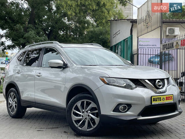 Серый Ниссан Rogue, объемом двигателя 2.5 л и пробегом 215 тыс. км за 13600 $, фото 2 на Automoto.ua