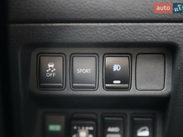 Серый Ниссан Rogue, объемом двигателя 2.49 л и пробегом 186 тыс. км за 13500 $, фото 19 на Automoto.ua