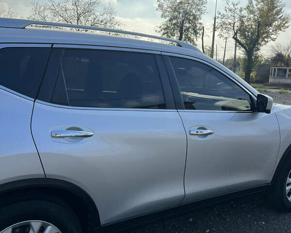 Сірий Ніссан Rogue, об'ємом двигуна 2.5 л та пробігом 160 тис. км за 11800 $, фото 12 на Automoto.ua