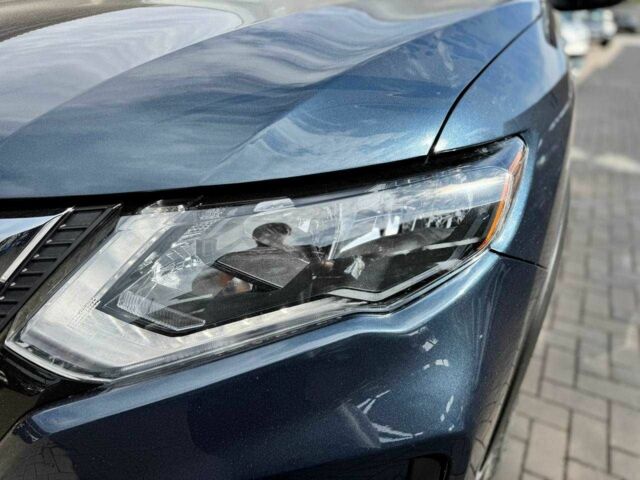 Серый Ниссан Rogue, объемом двигателя 2.5 л и пробегом 232 тыс. км за 12600 $, фото 3 на Automoto.ua