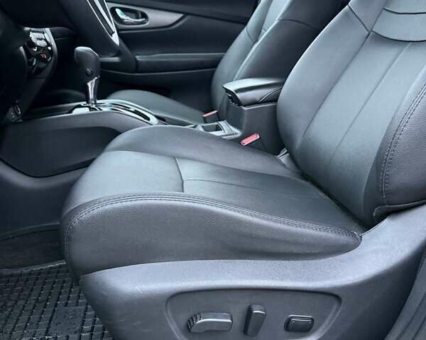 Серый Ниссан Rogue, объемом двигателя 2.5 л и пробегом 160 тыс. км за 11500 $, фото 12 на Automoto.ua