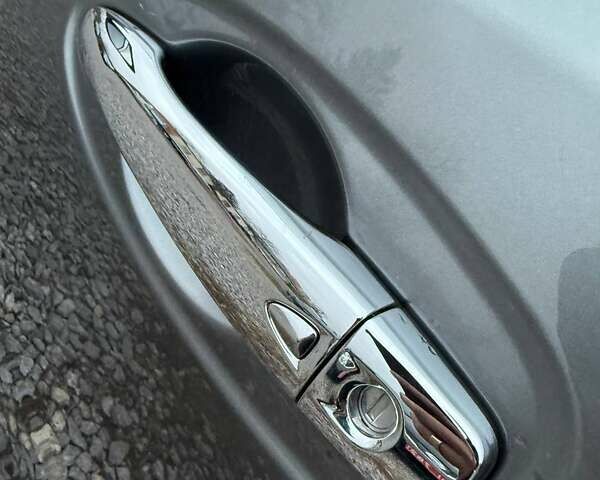 Серый Ниссан Rogue, объемом двигателя 2.5 л и пробегом 160 тыс. км за 11500 $, фото 7 на Automoto.ua