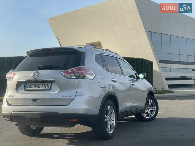 Серый Ниссан Rogue, объемом двигателя 2.5 л и пробегом 162 тыс. км за 13800 $, фото 2 на Automoto.ua
