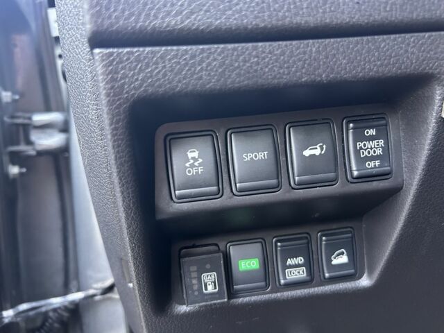 Серый Ниссан Rogue, объемом двигателя 2.5 л и пробегом 192 тыс. км за 12500 $, фото 7 на Automoto.ua