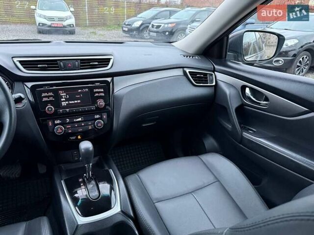 Серый Ниссан Rogue, объемом двигателя 2.5 л и пробегом 160 тыс. км за 11500 $, фото 15 на Automoto.ua