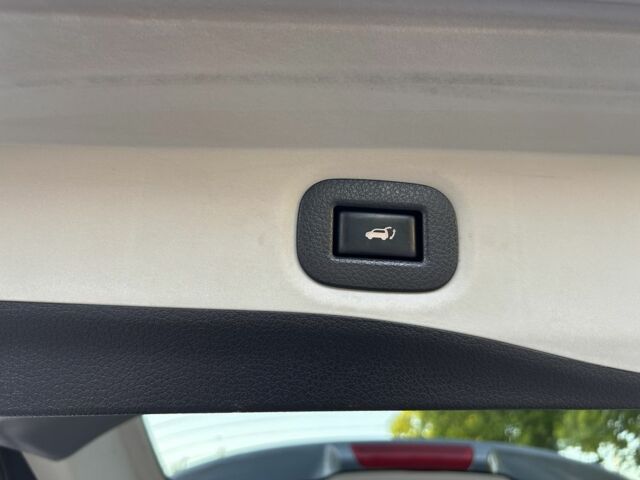 Серый Ниссан Rogue, объемом двигателя 2.5 л и пробегом 192 тыс. км за 12500 $, фото 13 на Automoto.ua