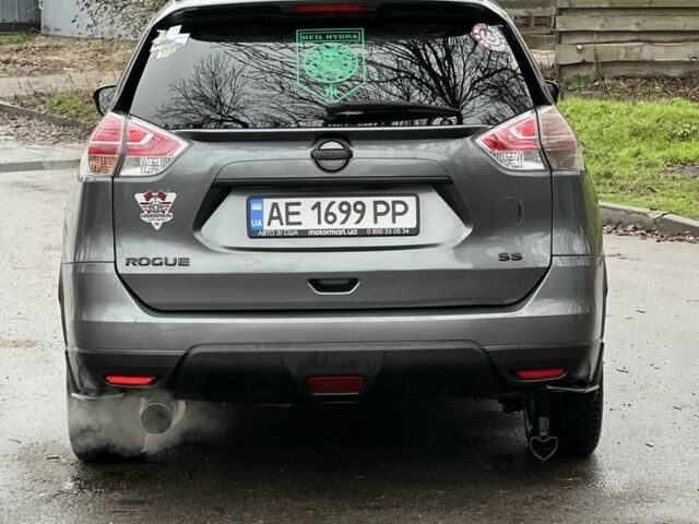 Серый Ниссан Rogue, объемом двигателя 2.5 л и пробегом 208 тыс. км за 12700 $, фото 10 на Automoto.ua