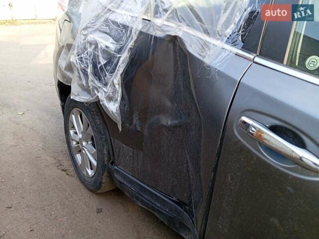 Сірий Ніссан Rogue, об'ємом двигуна 0 л та пробігом 119 тис. км за 8700 $, фото 2 на Automoto.ua