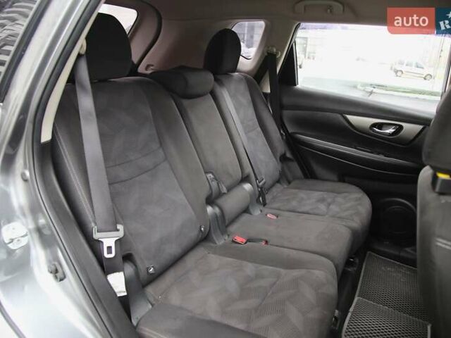 Серый Ниссан Rogue, объемом двигателя 2.49 л и пробегом 186 тыс. км за 13500 $, фото 8 на Automoto.ua