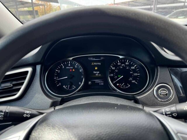 Серый Ниссан Rogue, объемом двигателя 2.5 л и пробегом 232 тыс. км за 12600 $, фото 11 на Automoto.ua