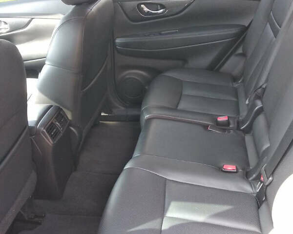 Серый Ниссан Rogue, объемом двигателя 2.5 л и пробегом 70 тыс. км за 14100 $, фото 6 на Automoto.ua