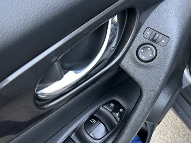 Серый Ниссан Rogue, объемом двигателя 2.5 л и пробегом 192 тыс. км за 12500 $, фото 8 на Automoto.ua