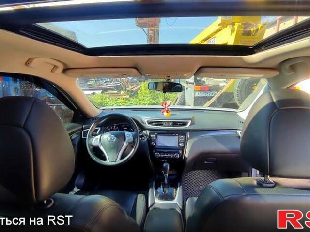 Серый Ниссан Rogue, объемом двигателя 2.5 л и пробегом 159 тыс. км за 13500 $, фото 3 на Automoto.ua