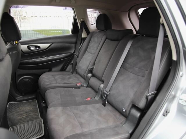 Серый Ниссан Rogue, объемом двигателя 0 л и пробегом 186 тыс. км за 13500 $, фото 7 на Automoto.ua