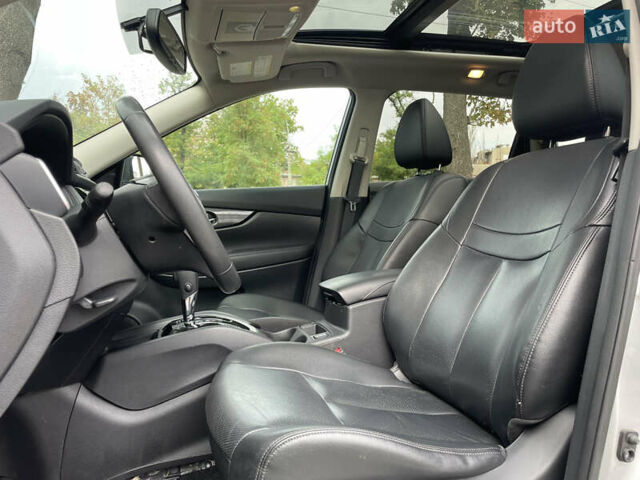 Серый Ниссан Rogue, объемом двигателя 2.5 л и пробегом 215 тыс. км за 13600 $, фото 14 на Automoto.ua