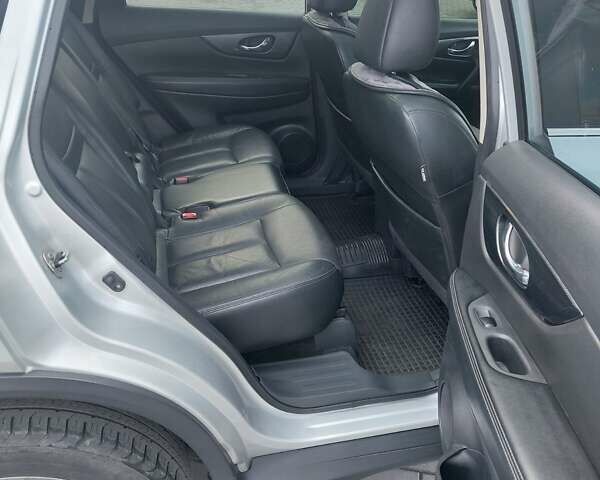 Серый Ниссан Rogue, объемом двигателя 2.5 л и пробегом 133 тыс. км за 14000 $, фото 14 на Automoto.ua