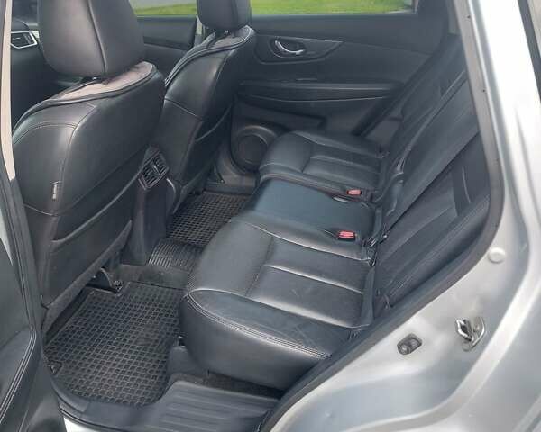 Серый Ниссан Rogue, объемом двигателя 2.5 л и пробегом 133 тыс. км за 14000 $, фото 15 на Automoto.ua