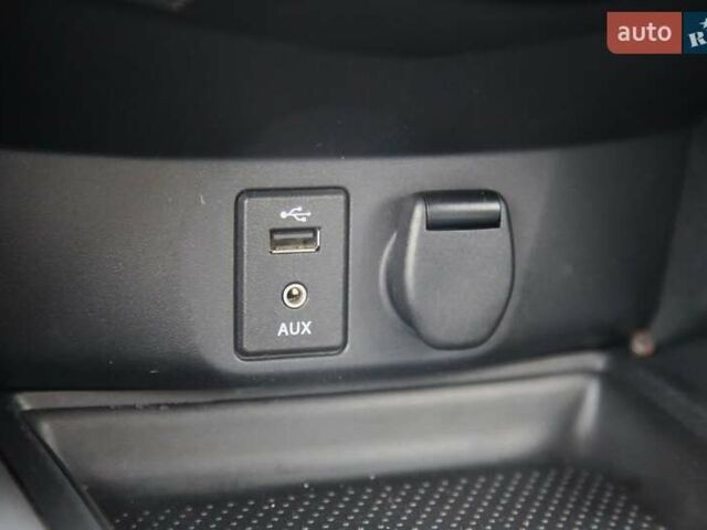 Серый Ниссан Rogue, объемом двигателя 2.49 л и пробегом 186 тыс. км за 13500 $, фото 17 на Automoto.ua