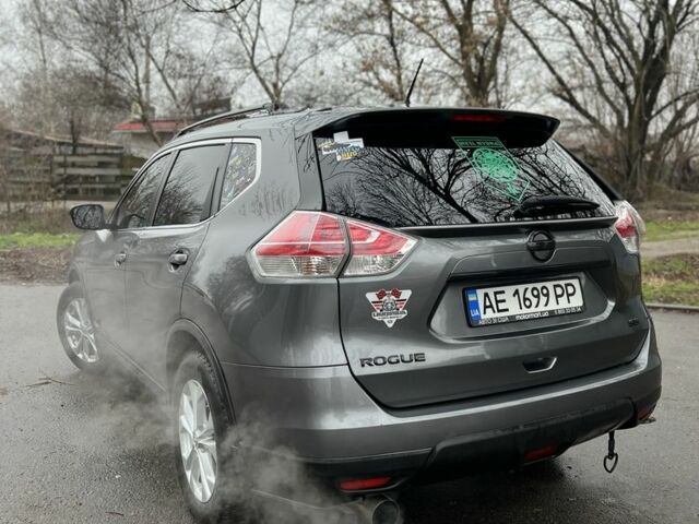 Серый Ниссан Rogue, объемом двигателя 2.5 л и пробегом 208 тыс. км за 12700 $, фото 7 на Automoto.ua