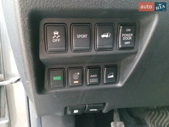 Сірий Ніссан Rogue, об'ємом двигуна 0 л та пробігом 119 тис. км за 8700 $, фото 12 на Automoto.ua