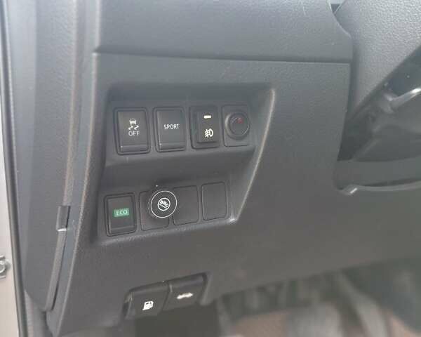 Сірий Ніссан Rogue, об'ємом двигуна 2.49 л та пробігом 137 тис. км за 13500 $, фото 34 на Automoto.ua