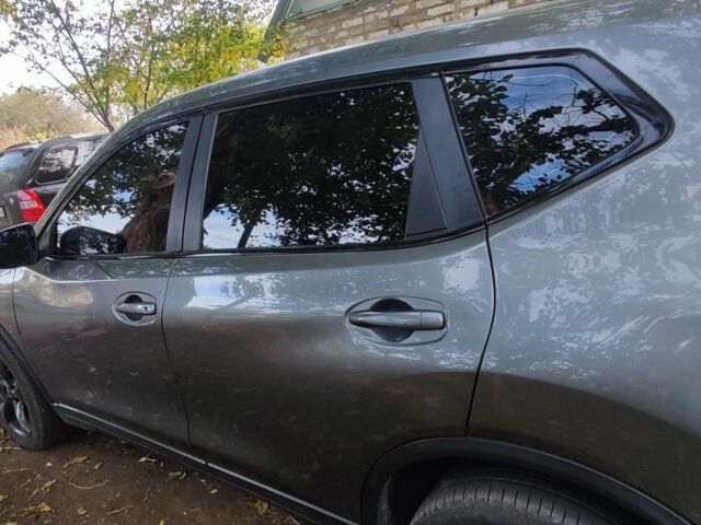 Сірий Ніссан Rogue, об'ємом двигуна 2.5 л та пробігом 209 тис. км за 12200 $, фото 5 на Automoto.ua