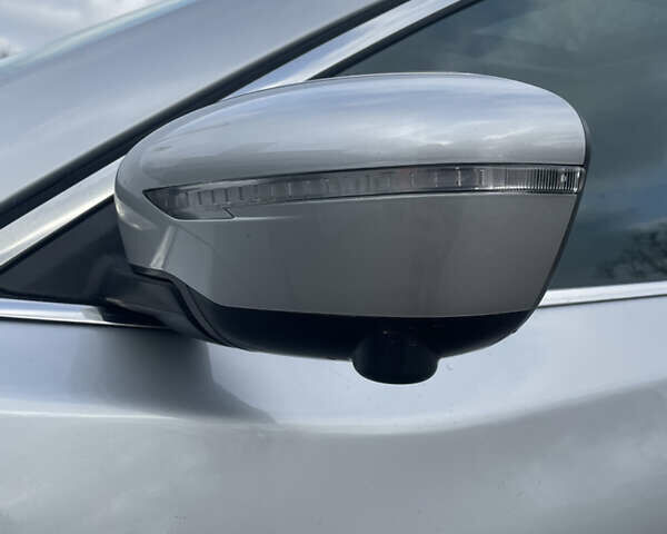 Серый Ниссан Rogue, объемом двигателя 2.5 л и пробегом 162 тыс. км за 13800 $, фото 6 на Automoto.ua