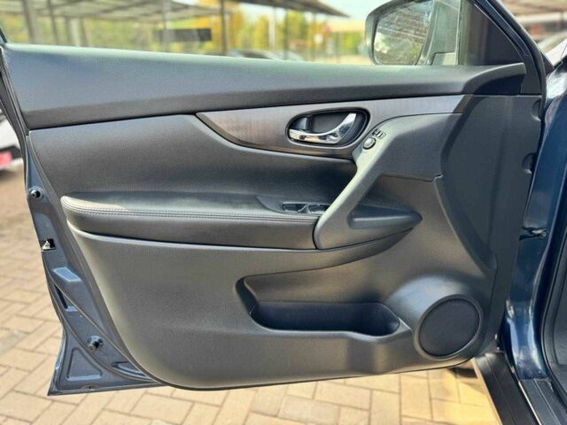 Серый Ниссан Rogue, объемом двигателя 2.5 л и пробегом 232 тыс. км за 12600 $, фото 17 на Automoto.ua