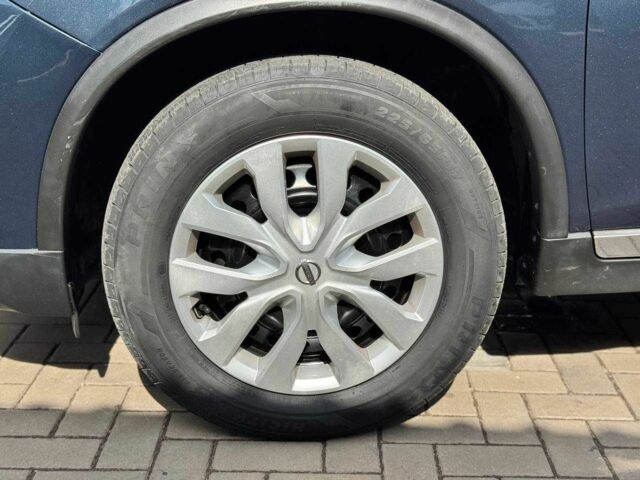 Серый Ниссан Rogue, объемом двигателя 2.5 л и пробегом 232 тыс. км за 12600 $, фото 16 на Automoto.ua