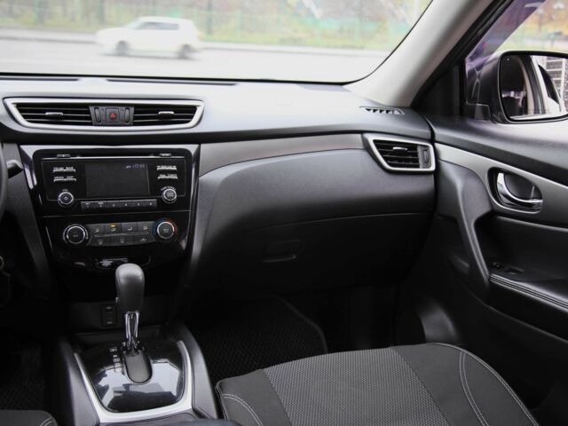 Серый Ниссан Rogue, объемом двигателя 0 л и пробегом 186 тыс. км за 13500 $, фото 12 на Automoto.ua