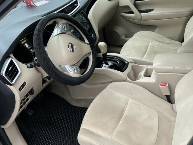 Серый Ниссан Rogue, объемом двигателя 2.5 л и пробегом 208 тыс. км за 12700 $, фото 15 на Automoto.ua