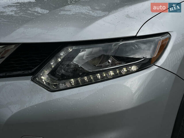 Серый Ниссан Rogue, объемом двигателя 2.5 л и пробегом 215 тыс. км за 13600 $, фото 13 на Automoto.ua